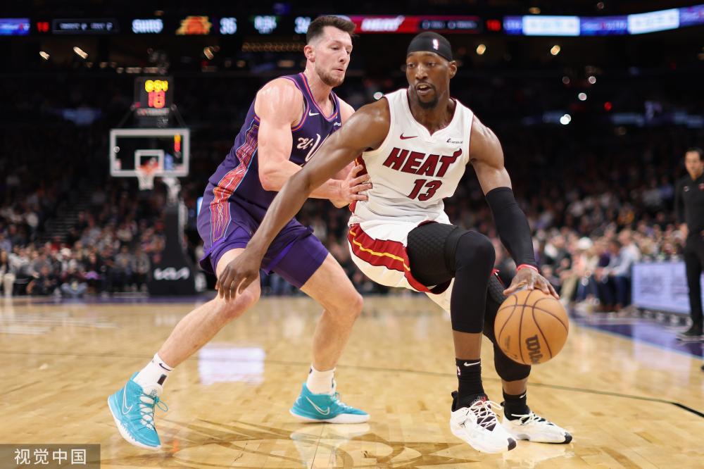 随着球员们 随着球员们