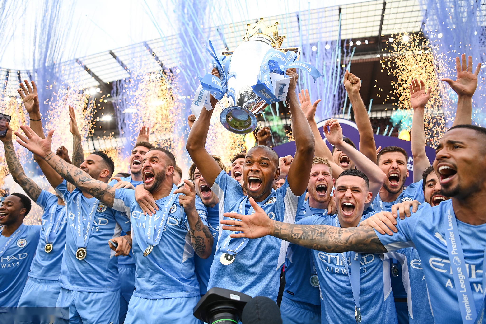 了球队的整 了球队的整